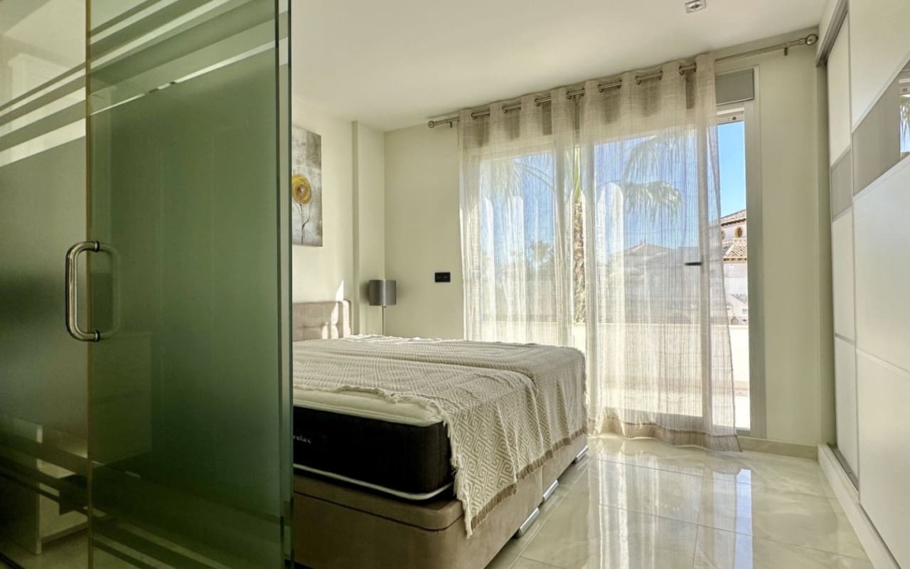 3 soverom Villa til salgs i Orihuela Costa med svømmebasseng - € 389 000 (Ref: 10021489)