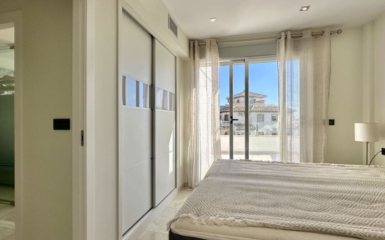 3 soverom Villa til salgs i Orihuela Costa med svømmebasseng - € 389 000 (Ref: 10021489)