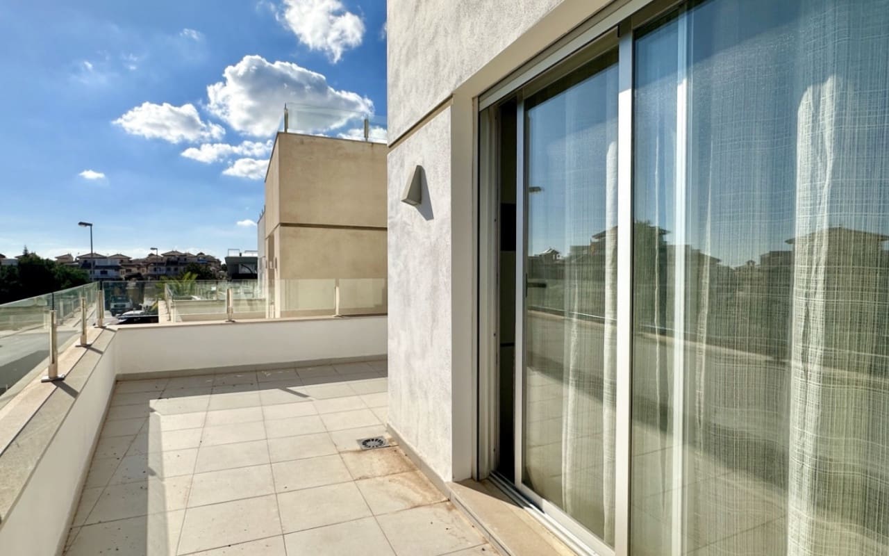 3 soverom Villa til salgs i Orihuela Costa med svømmebasseng - € 389 000 (Ref: 10021489)
