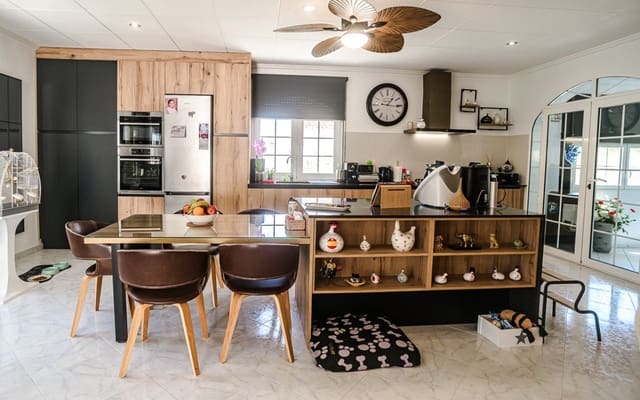 3 chambre Villa/Maison à vendre à La Marina, Elche / Elx avec piscine garage - 525 000 € (Ref: 10021500)