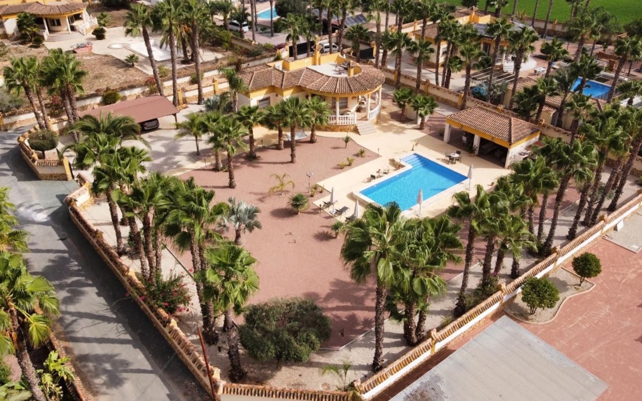 Chalet de 3 habitaciones en Catral en venta con piscina garaje - 430.000 € (Ref: 10034315)