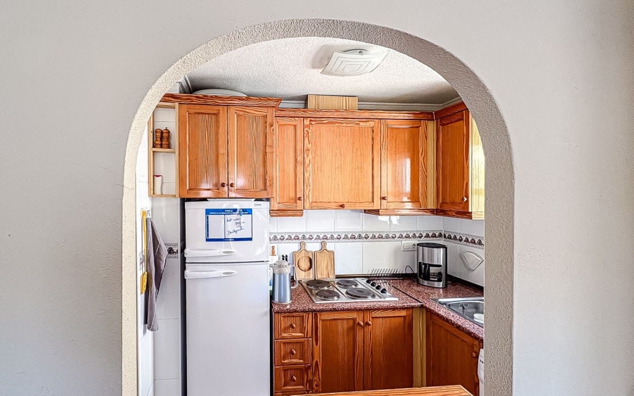 Apartamento de 2 habitaciones en Torrevieja en venta con piscina garaje - 139.500 € (Ref: 10055682)