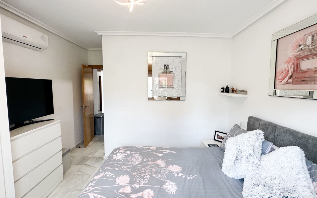 Casa de 2 habitaciones en Algorfa en venta con piscina garaje - 249.950 € (Ref: 10073002)