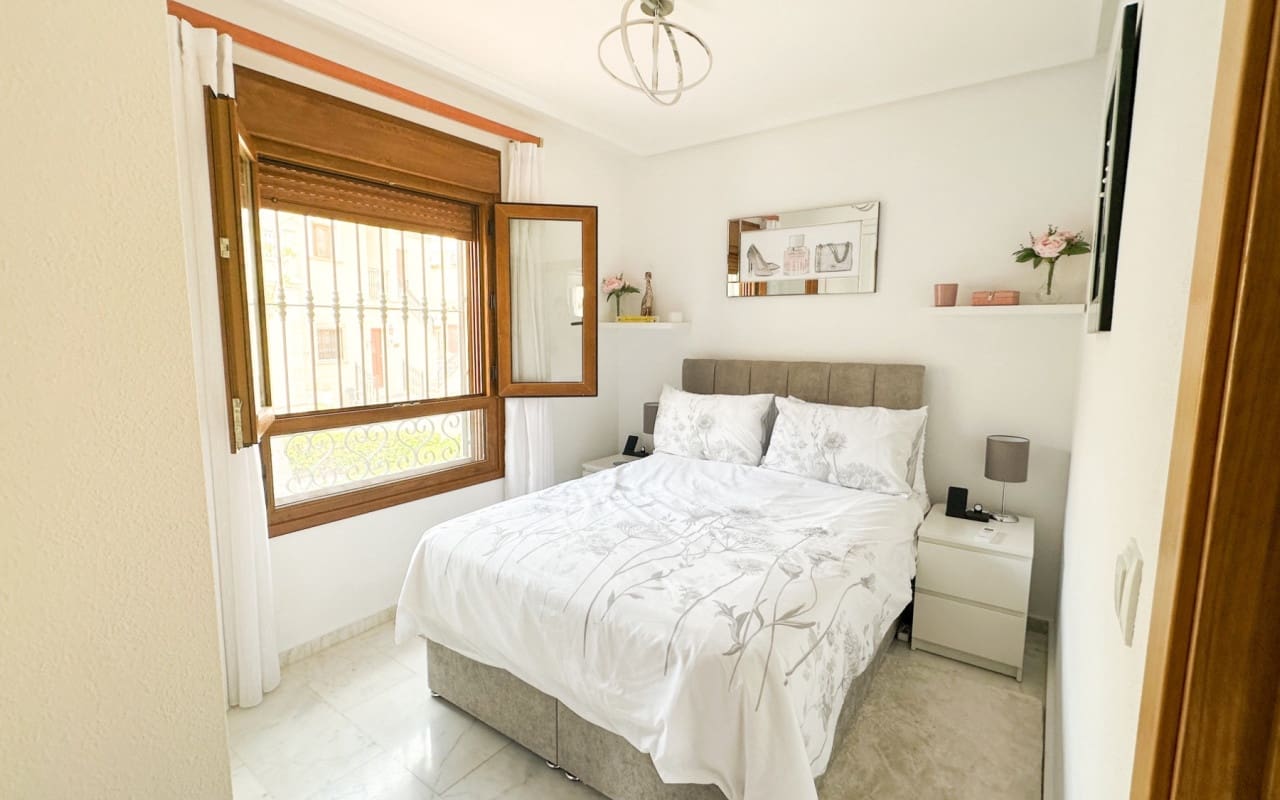Casa de 2 habitaciones en Algorfa en venta con piscina garaje - 249.950 € (Ref: 10073002)