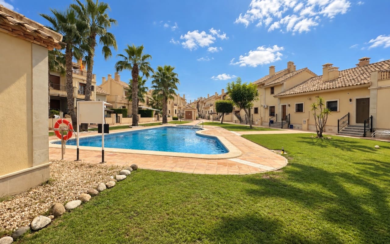 Casa de 2 habitaciones en Algorfa en venta con piscina garaje - 249.950 € (Ref: 10073002)