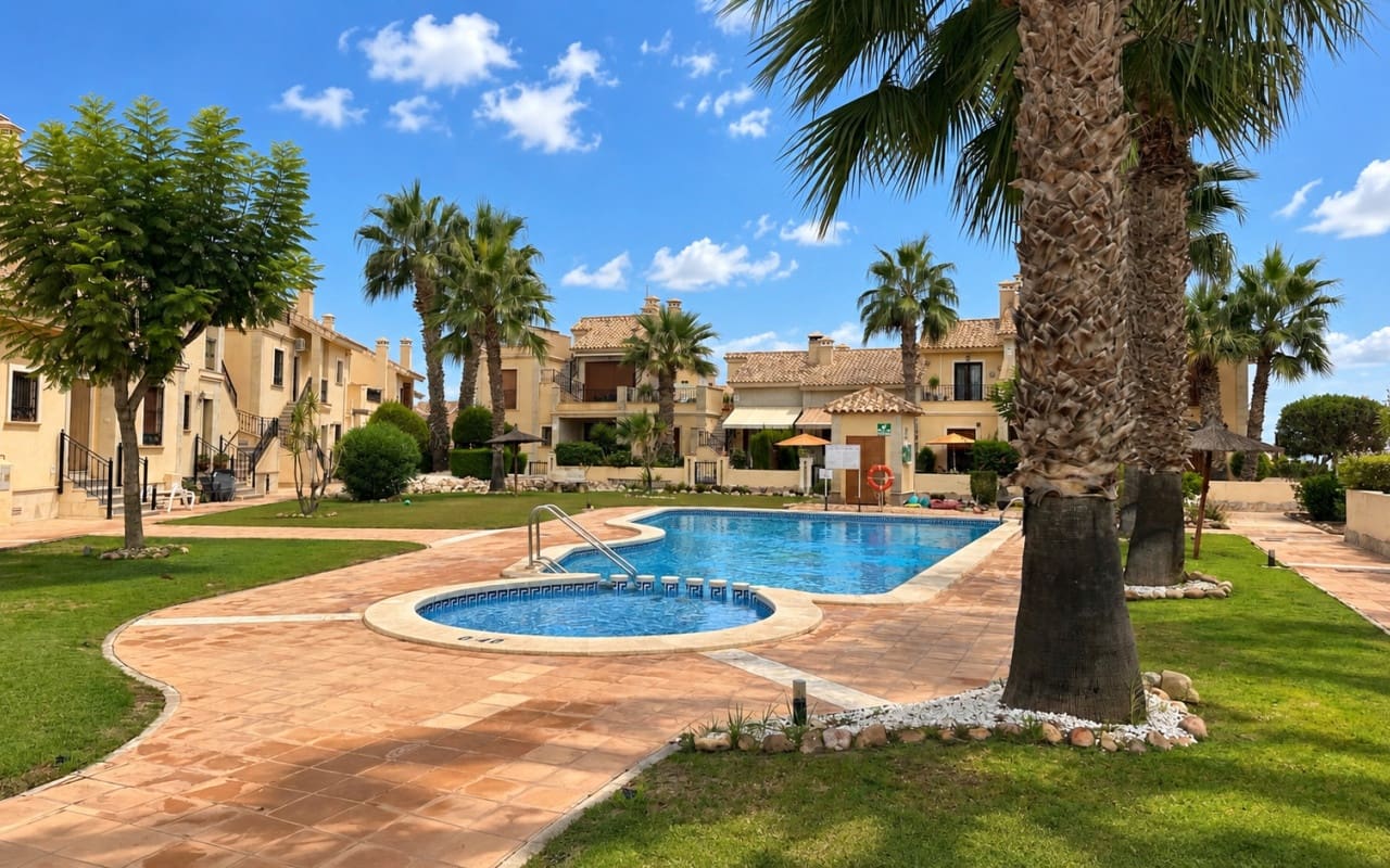 Casa de 2 habitaciones en Algorfa en venta con piscina garaje - 249.950 € (Ref: 10073002)