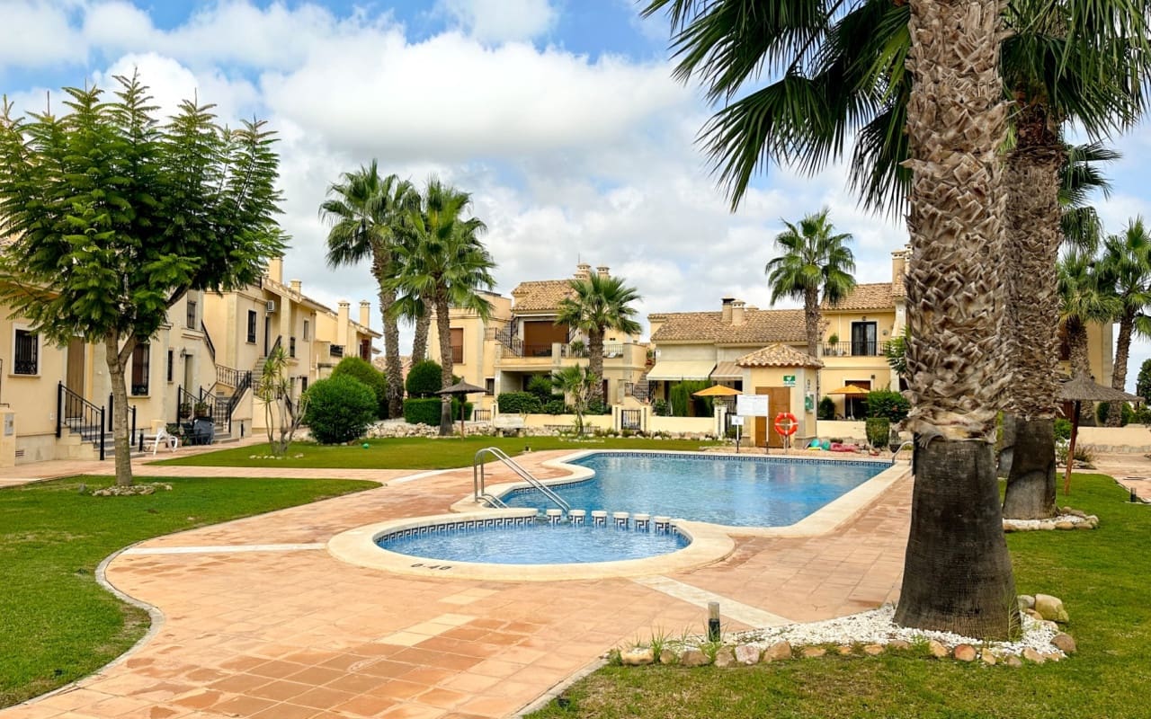Casa de 2 habitaciones en Algorfa en venta con piscina garaje - 249.950 € (Ref: 10073002)