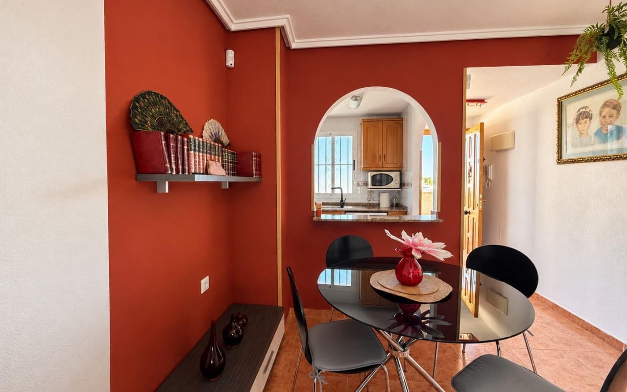 2 quarto Apartamento para venda em Torrevieja com piscina - 129 900 € (Ref: 10073005)