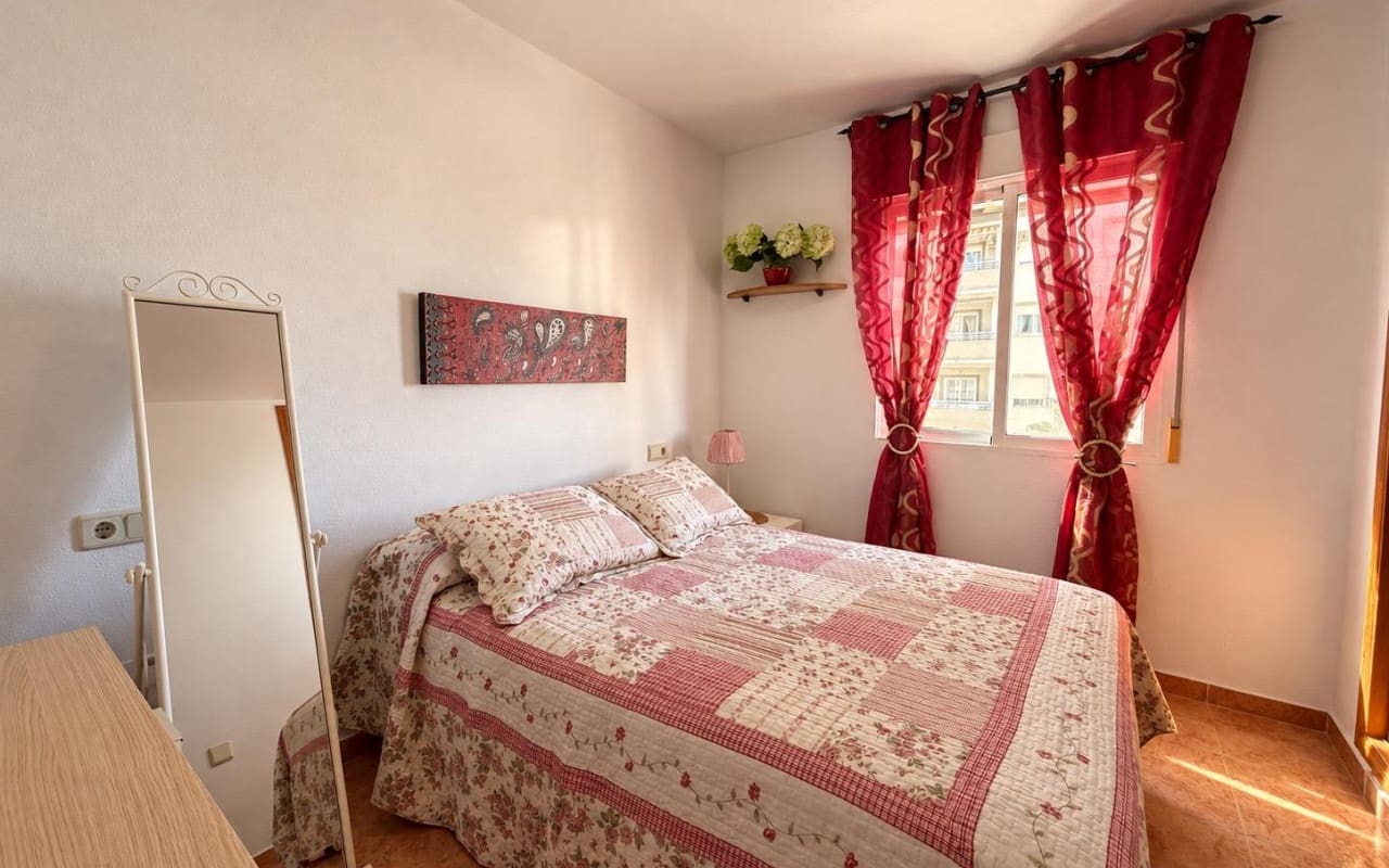 2 quarto Apartamento para venda em Torrevieja com piscina - 129 900 € (Ref: 10073005)