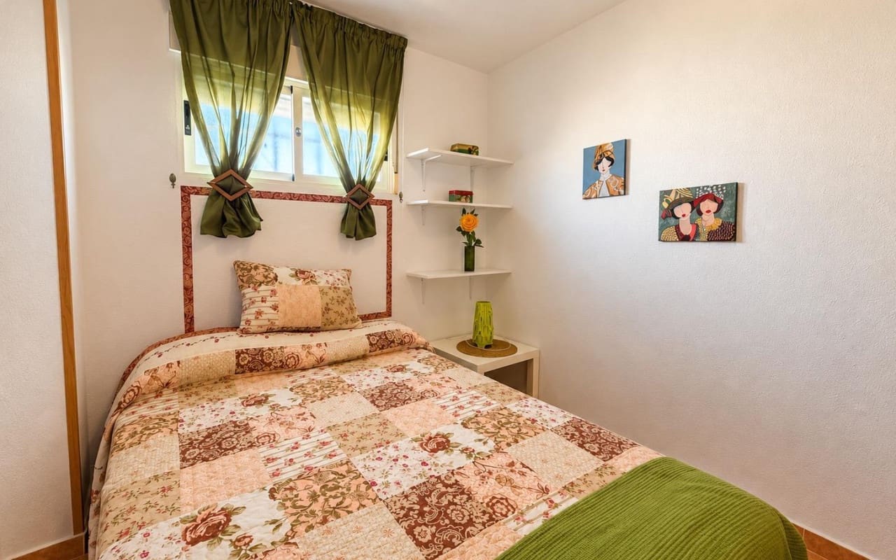 2 quarto Apartamento para venda em Torrevieja com piscina - 129 900 € (Ref: 10073005)