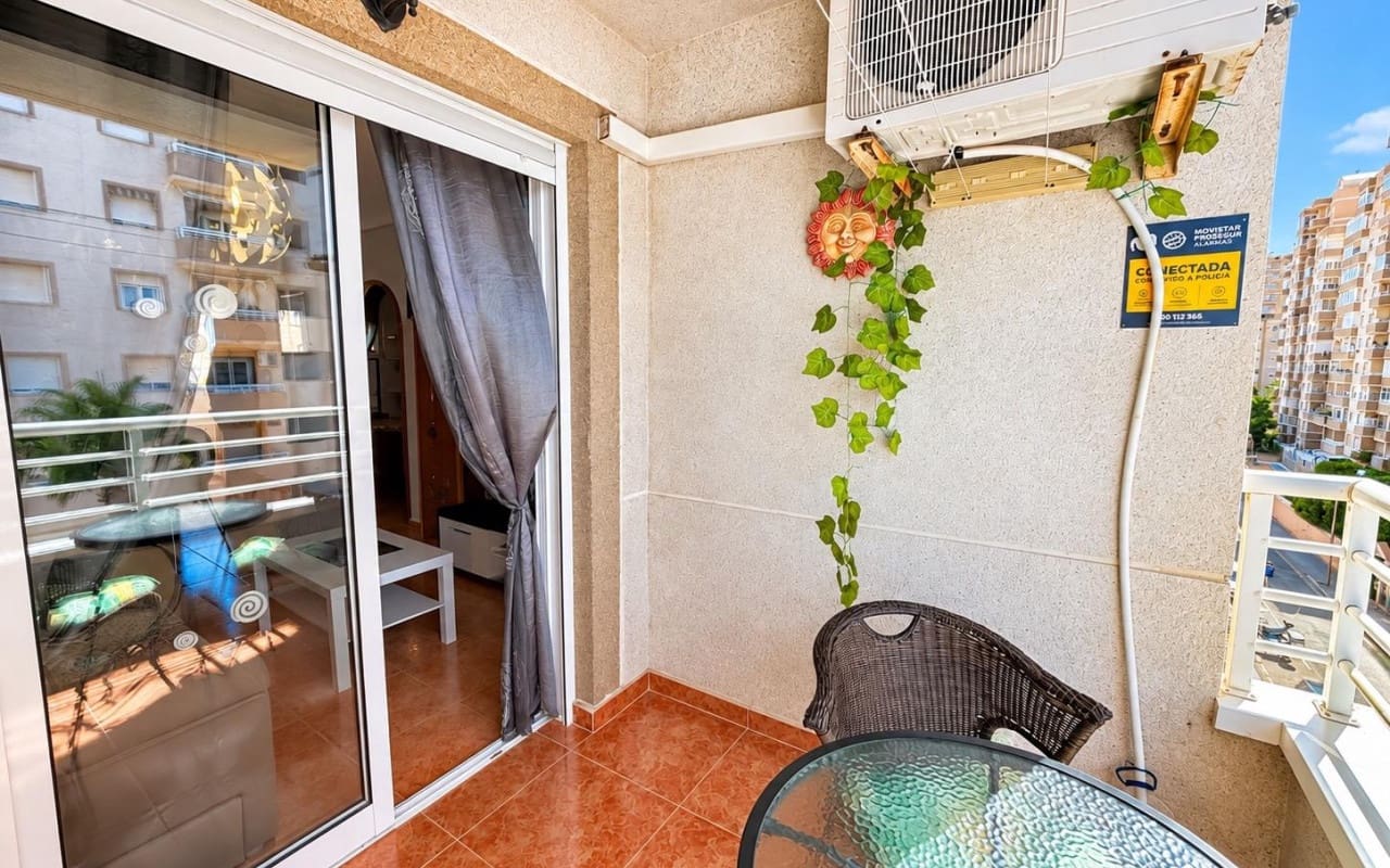 2 quarto Apartamento para venda em Torrevieja com piscina - 129 900 € (Ref: 10073005)