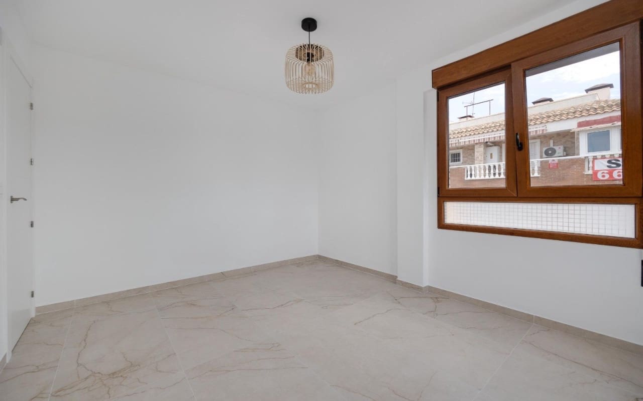 3 soverom Penthouse til salgs i Torrevieja - € 215 000 (Ref: 10154095)
