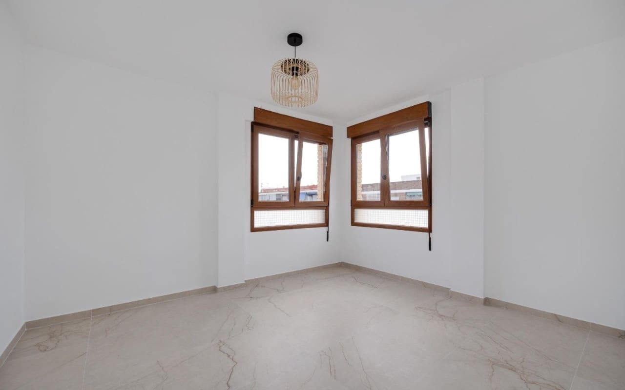 3 soverom Penthouse til salgs i Torrevieja - € 215 000 (Ref: 10154095)