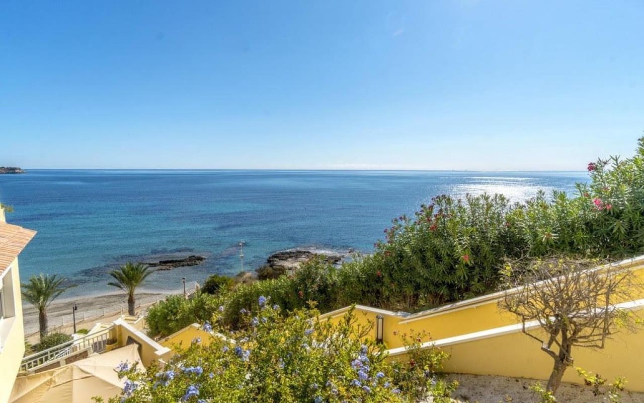 3 bedroom Beach Apartment for sale in Campoamor with pool - € 375,000 (Ref: 8354866)