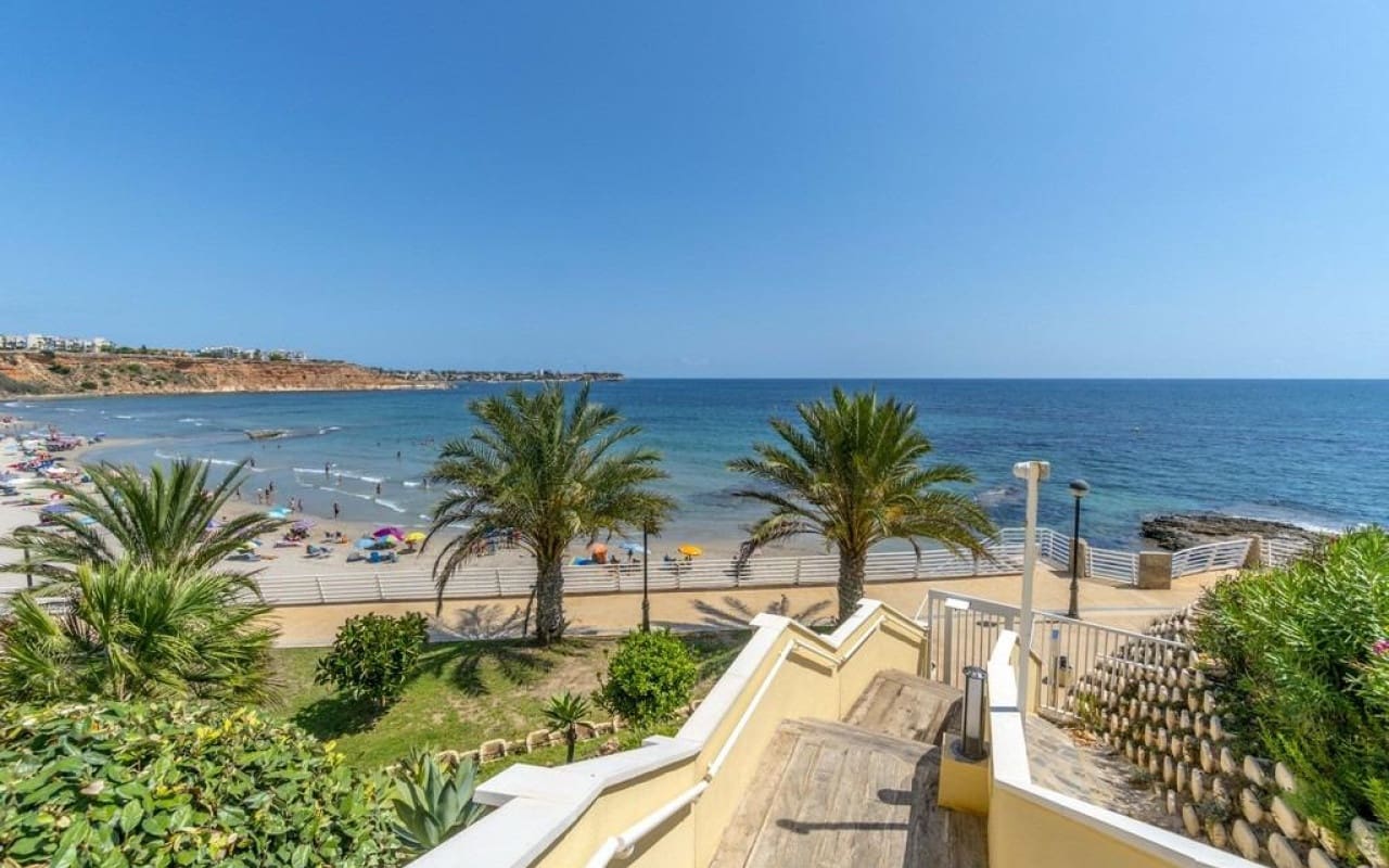3 bedroom Beach Apartment for sale in Campoamor with pool - € 375,000 (Ref: 8354866)