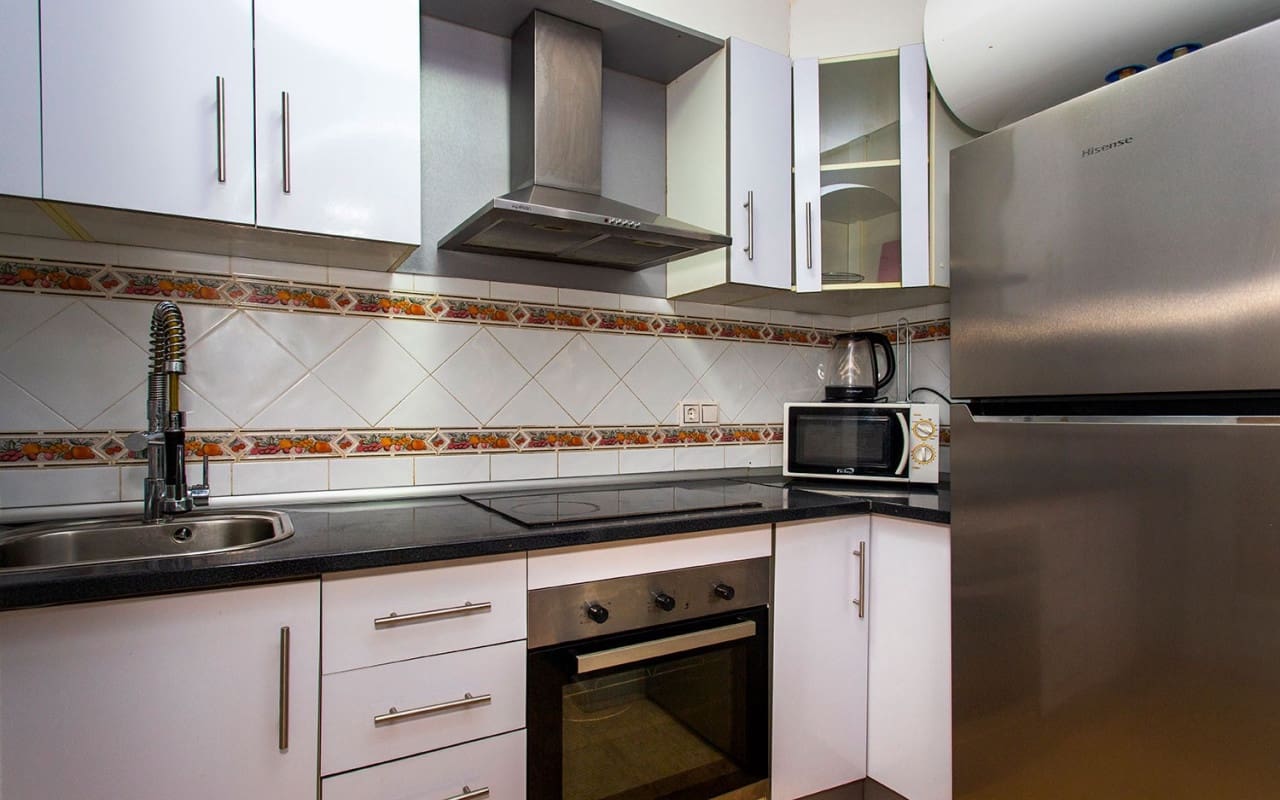 3 bedroom Beach Apartment for rent in Torrevieja with pool - € 800 (Ref: 8366267)