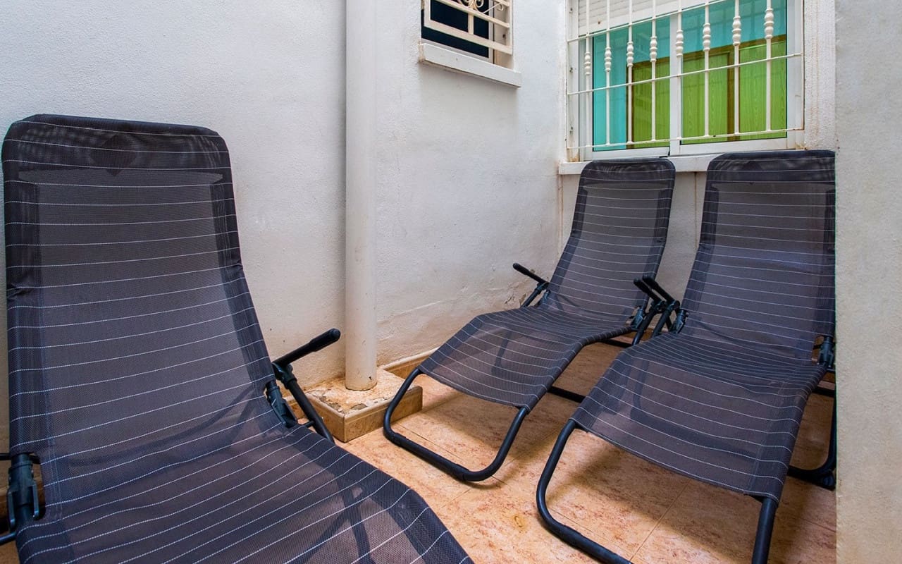 3 bedroom Beach Apartment for rent in Torrevieja with pool - € 800 (Ref: 8366267)