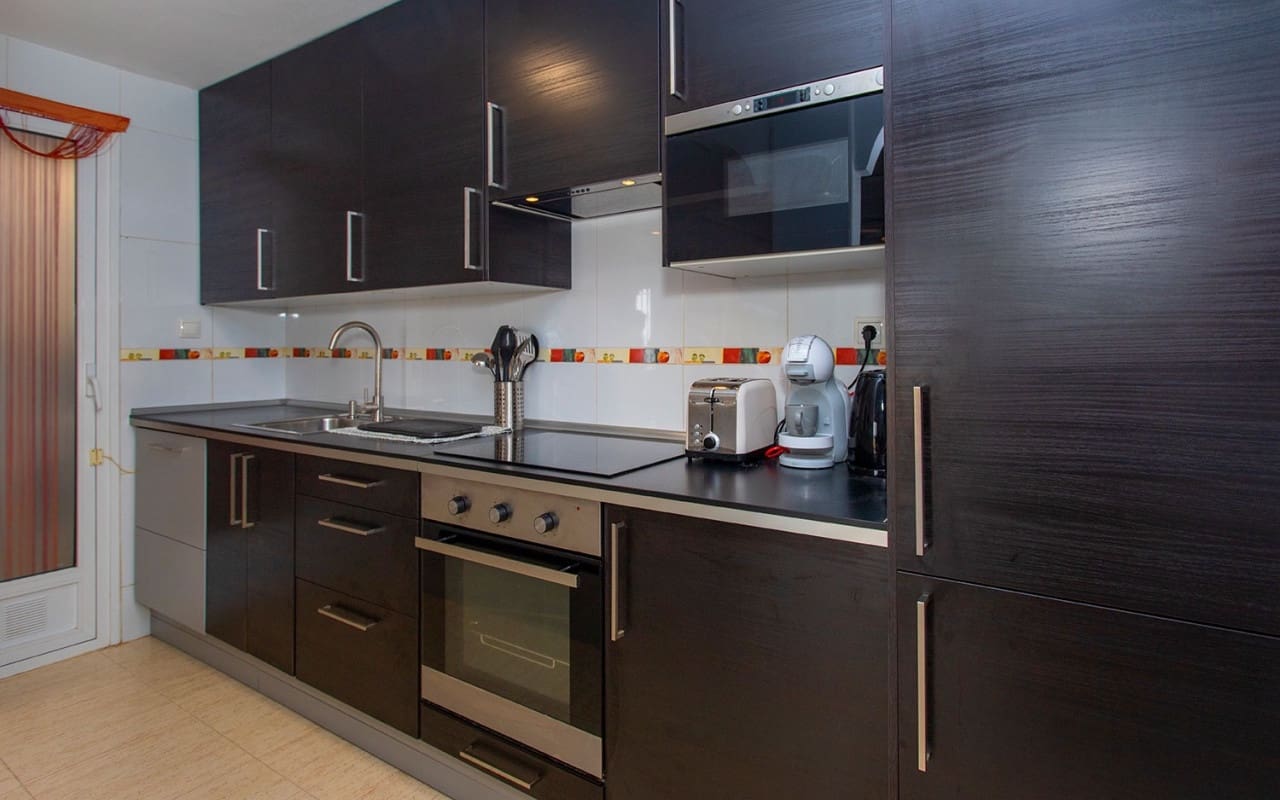 Appartement de 2 chambres à louer à Daya Vieja avec piscine - 750 € (Ref: 8366268)