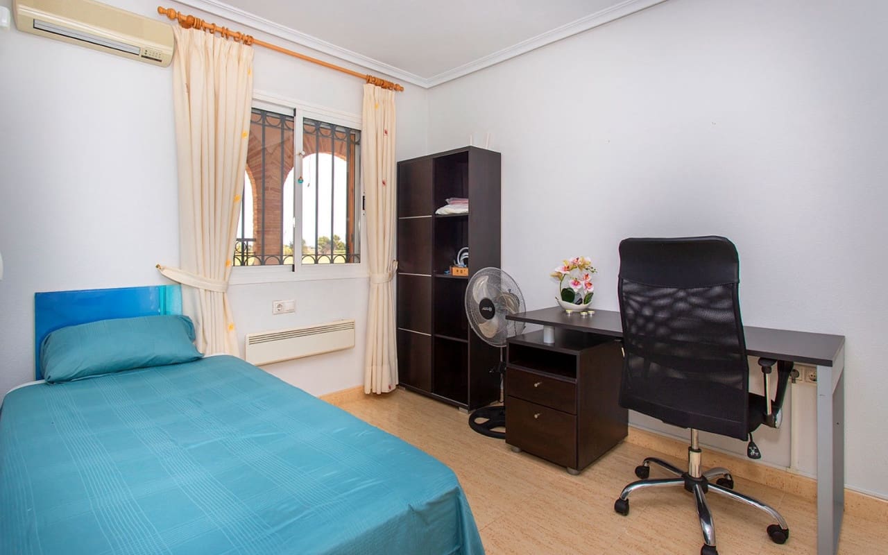 Appartement de 2 chambres à louer à Daya Vieja avec piscine - 750 € (Ref: 8366268)