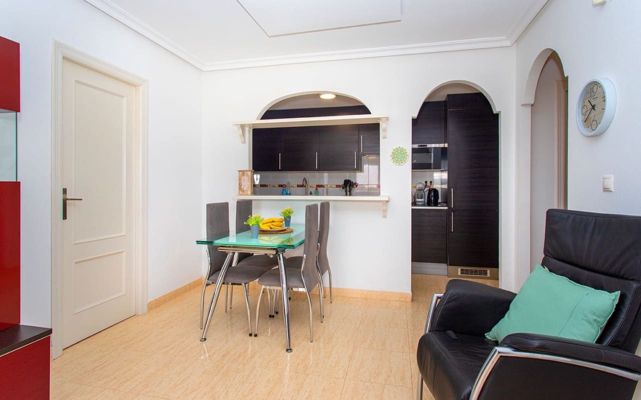 Appartement de 2 chambres à louer à Daya Vieja avec piscine - 750 € (Ref: 8366268)