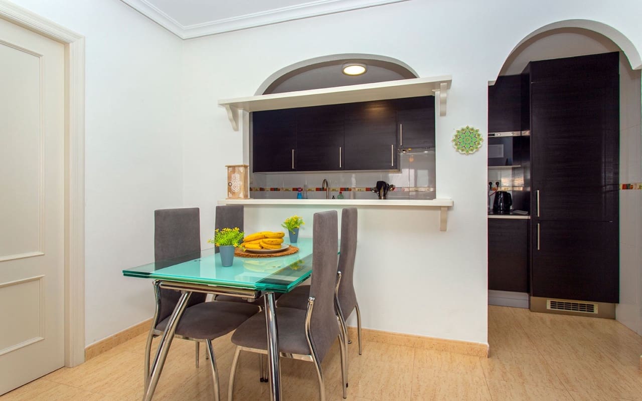 Appartement de 2 chambres à louer à Daya Vieja avec piscine - 750 € (Ref: 8366268)