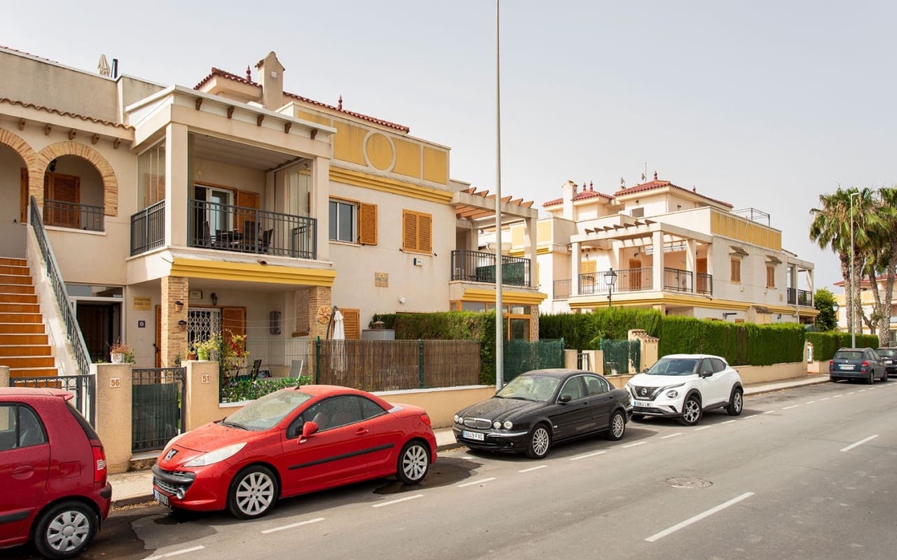 Appartement de 2 chambres à louer à Daya Vieja avec piscine - 750 € (Ref: 8366268)