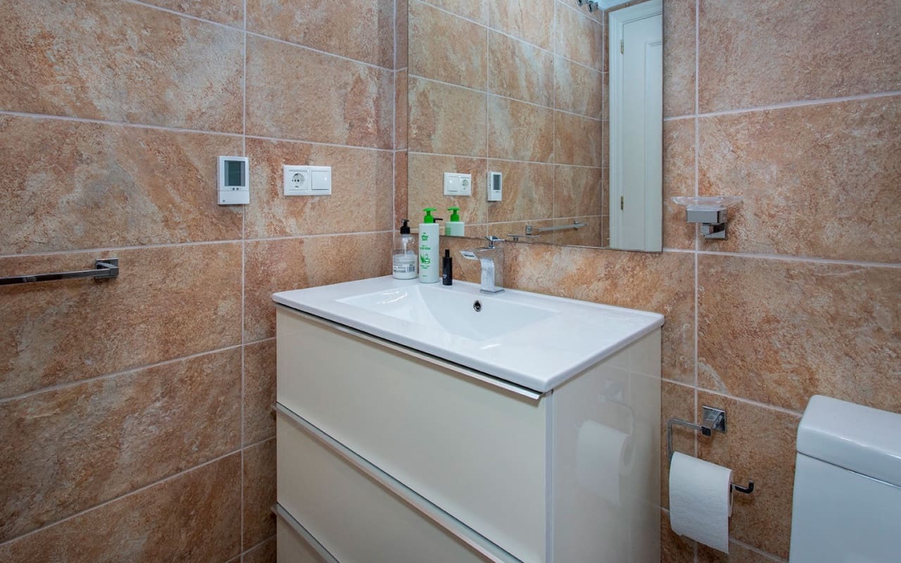 Appartement de 2 chambres à louer à Daya Vieja avec piscine - 750 € (Ref: 8366268)