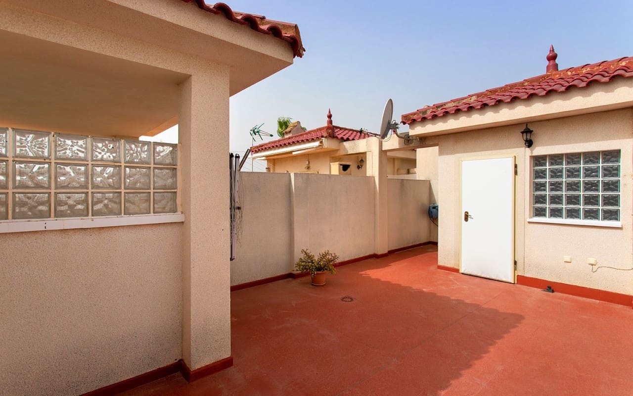 Appartement de 2 chambres à louer à Daya Vieja avec piscine - 750 € (Ref: 8366268)