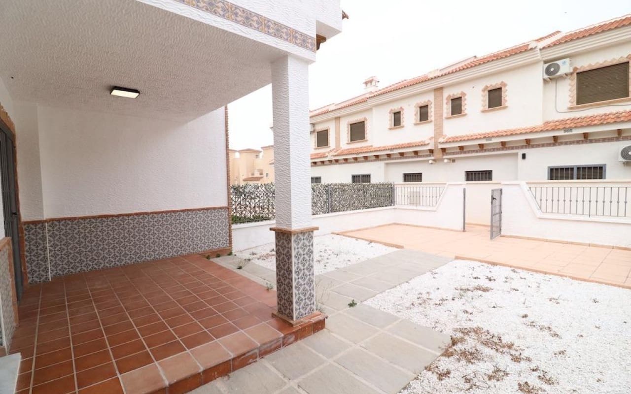 3 quarto Casa em Banda para venda em San Miguel de Salinas com piscina - 229 000 € (Ref: 8395470)