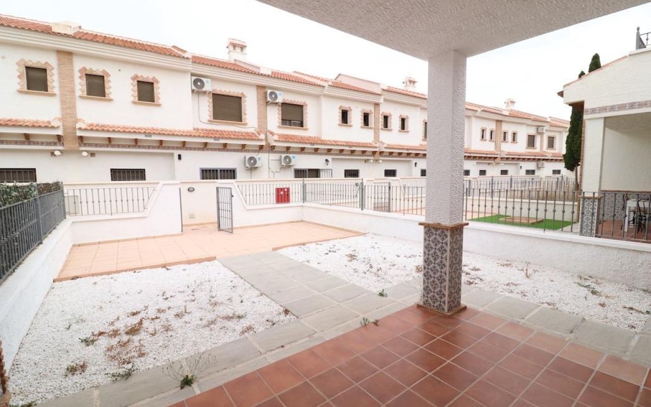3 quarto Casa em Banda para venda em San Miguel de Salinas com piscina - 229 000 € (Ref: 8395470)