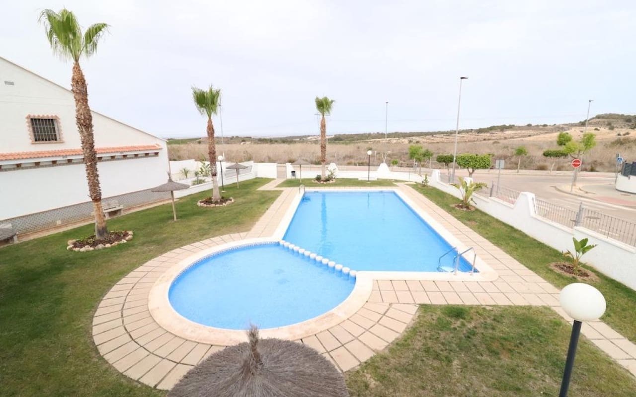 3 quarto Casa em Banda para venda em San Miguel de Salinas com piscina - 229 000 € (Ref: 8395470)