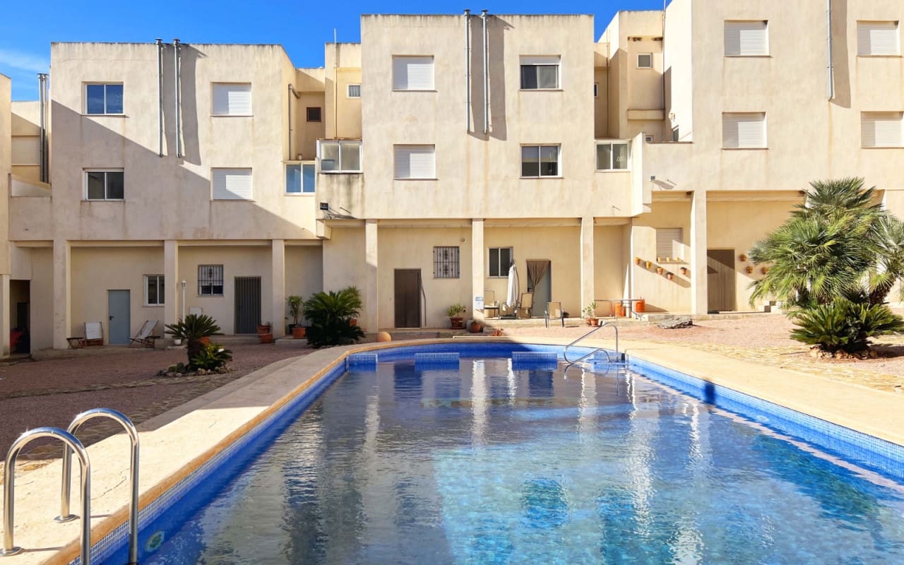 3 bedroom Townhouse for sale in Hondón de los Frailes with pool €