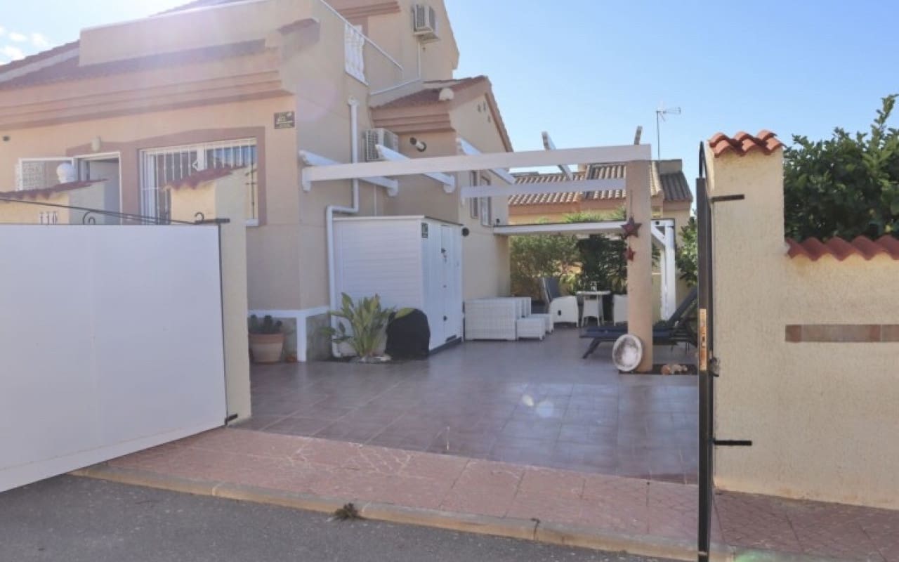 Villa/Maison de 2 chambres à louer à Rojales avec piscine - 900 € (Ref: 8404282)