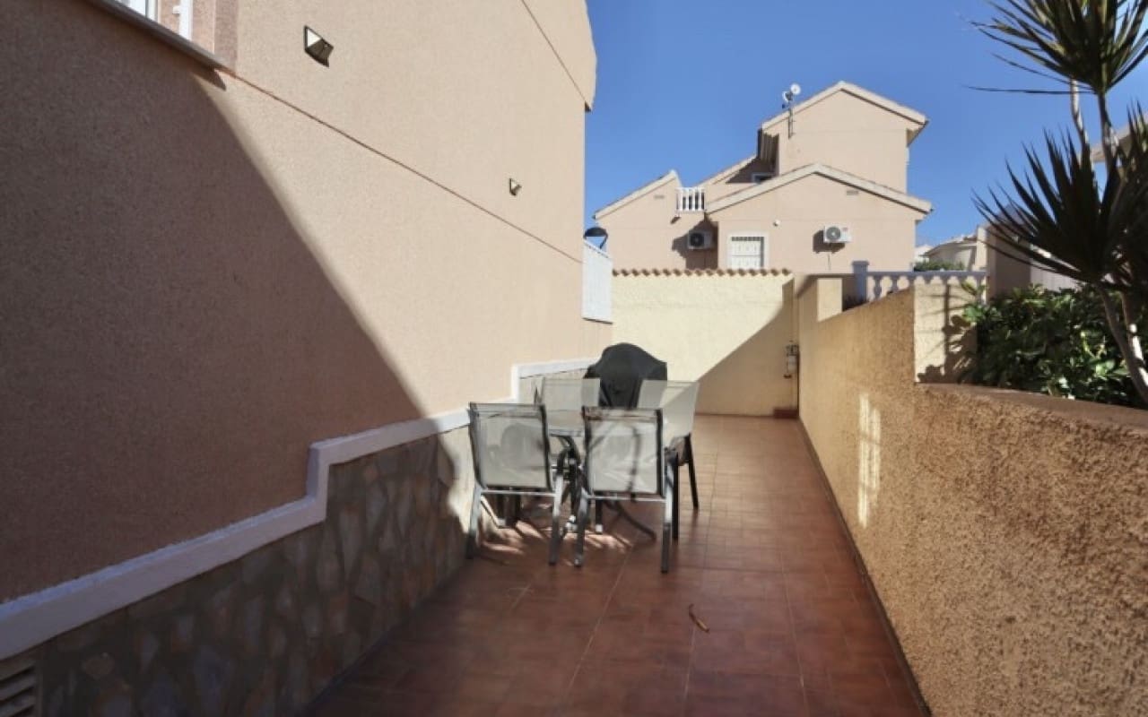 Villa/Maison de 2 chambres à louer à Rojales avec piscine - 900 € (Ref: 8404282)