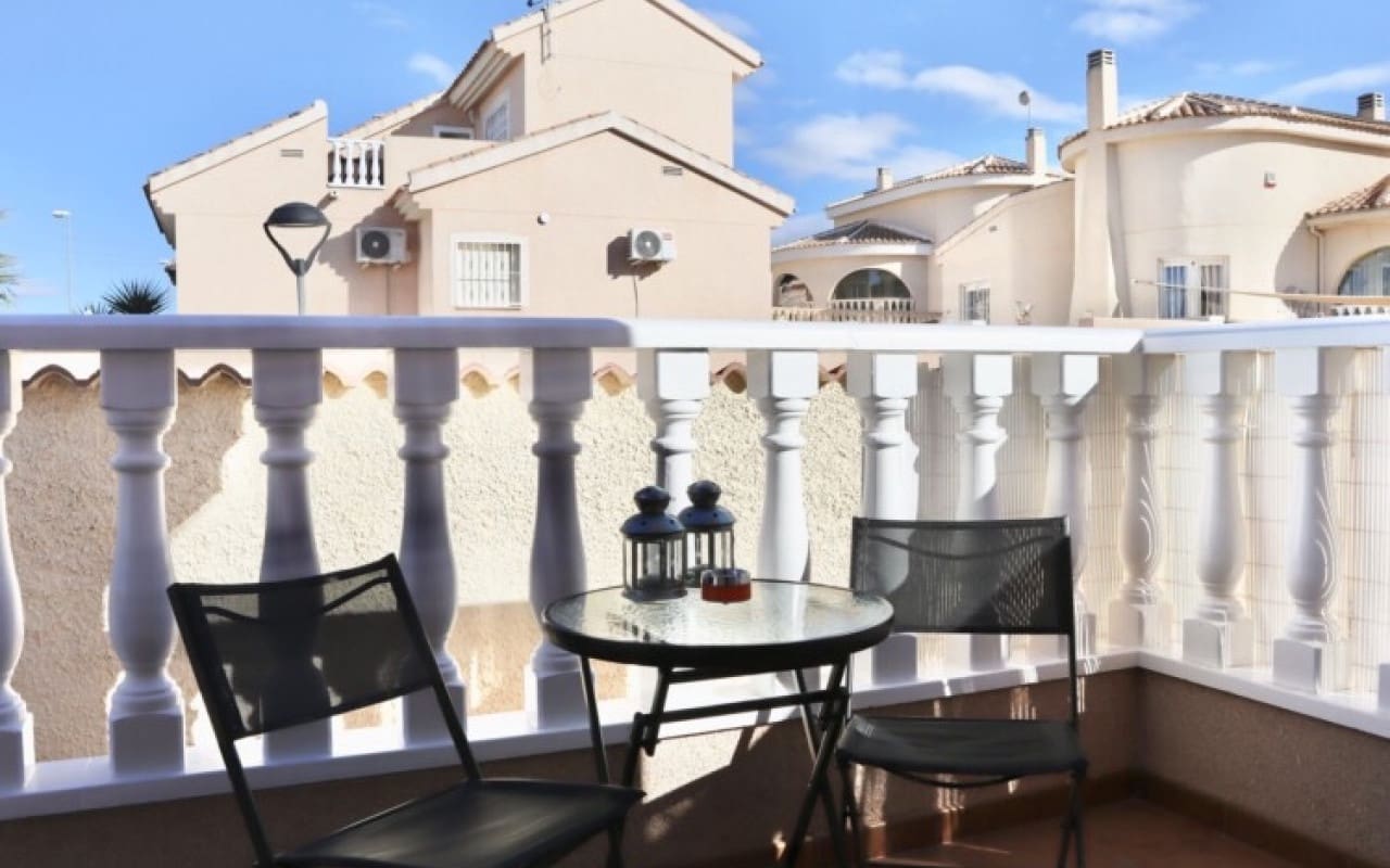 Villa/Maison de 2 chambres à louer à Rojales avec piscine - 900 € (Ref: 8404282)