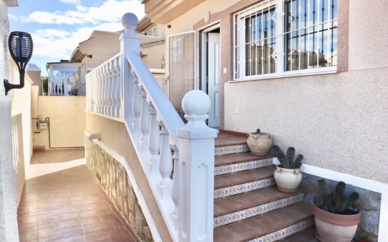 Villa/Maison de 2 chambres à louer à Rojales avec piscine - 900 € (Ref: 8404282)