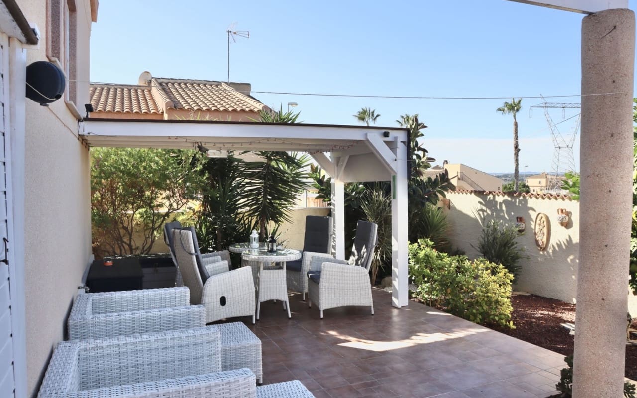 Villa/Maison de 2 chambres à louer à Rojales avec piscine - 900 € (Ref: 8404282)