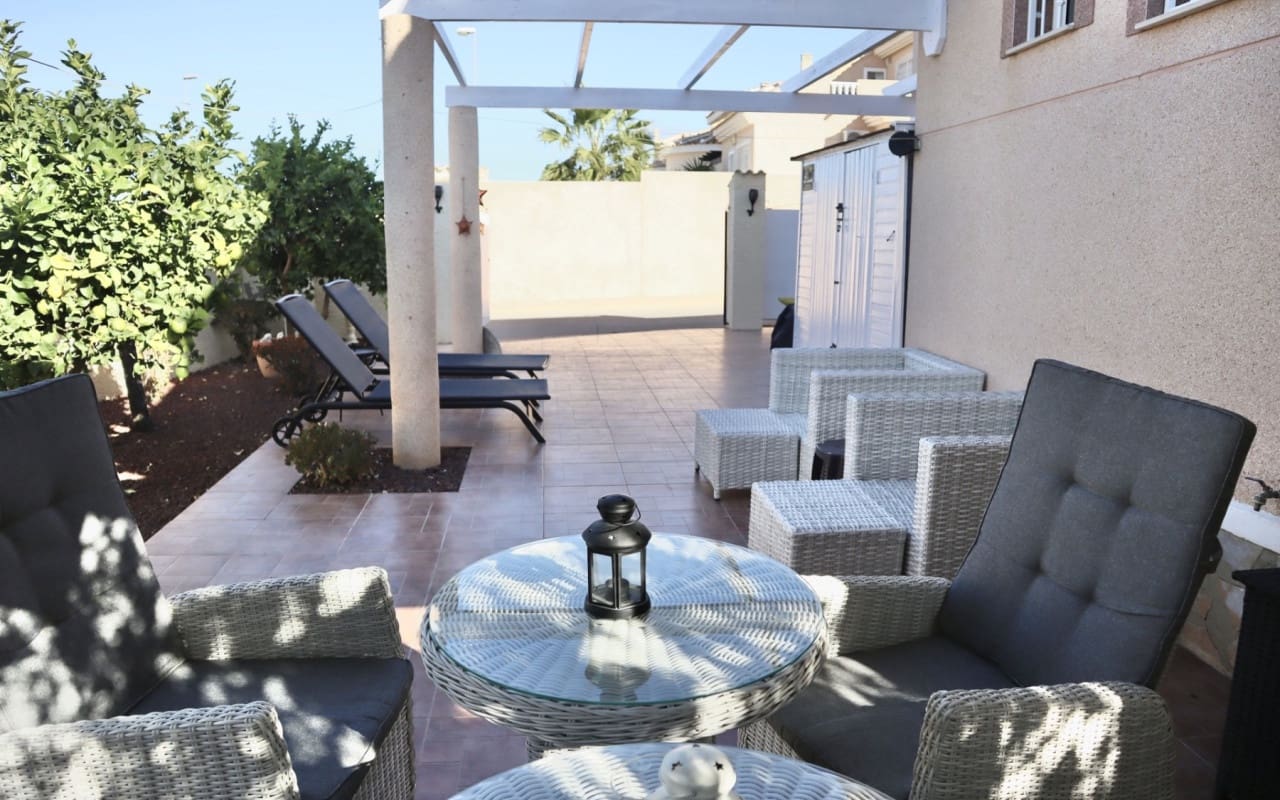 Villa/Maison de 2 chambres à louer à Rojales avec piscine - 900 € (Ref: 8404282)