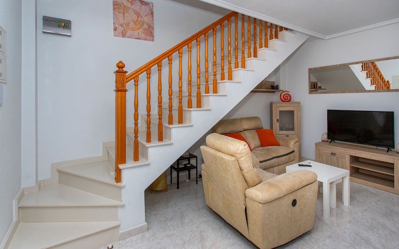 Villa/Maison de 2 chambres à louer à Rojales avec piscine - 900 € (Ref: 8404282)