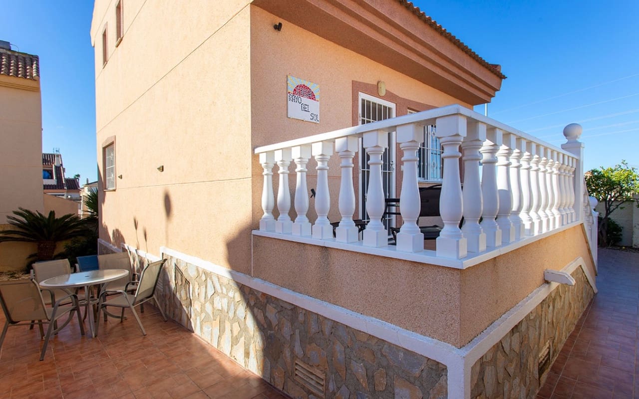 Villa/Maison de 2 chambres à louer à Rojales avec piscine - 900 € (Ref: 8404282)