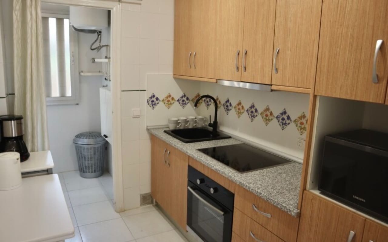 2 soveværelse Byhus til leje i Torrevieja med swimmingpool - € 875 (Ref: 8425257)