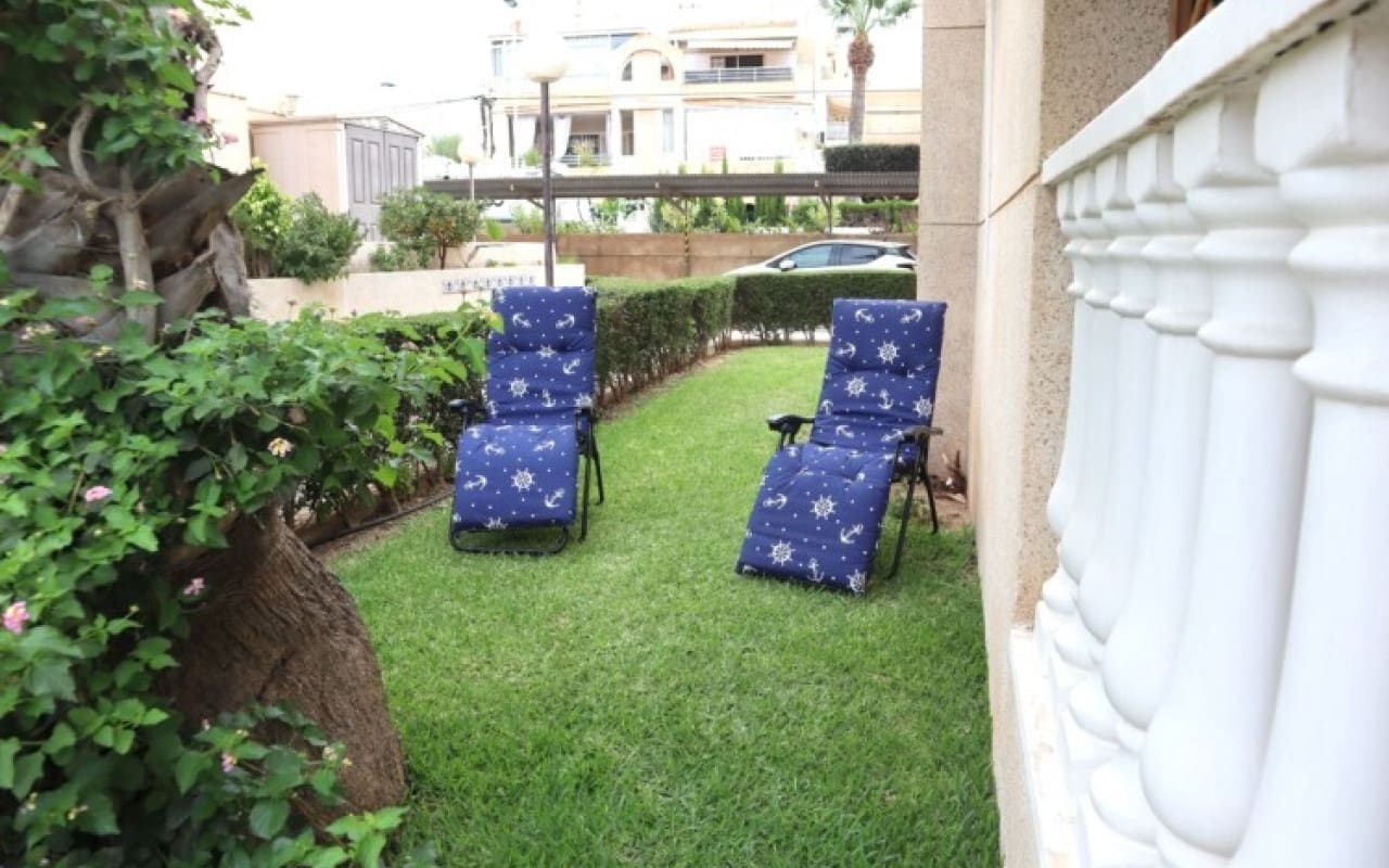 2 soveværelse Byhus til leje i Torrevieja med swimmingpool - € 875 (Ref: 8425257)