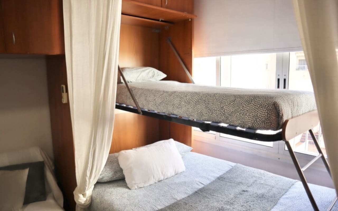 Studio til leje i Torrevieja med swimmingpool - € 450 (Ref: 8427706)