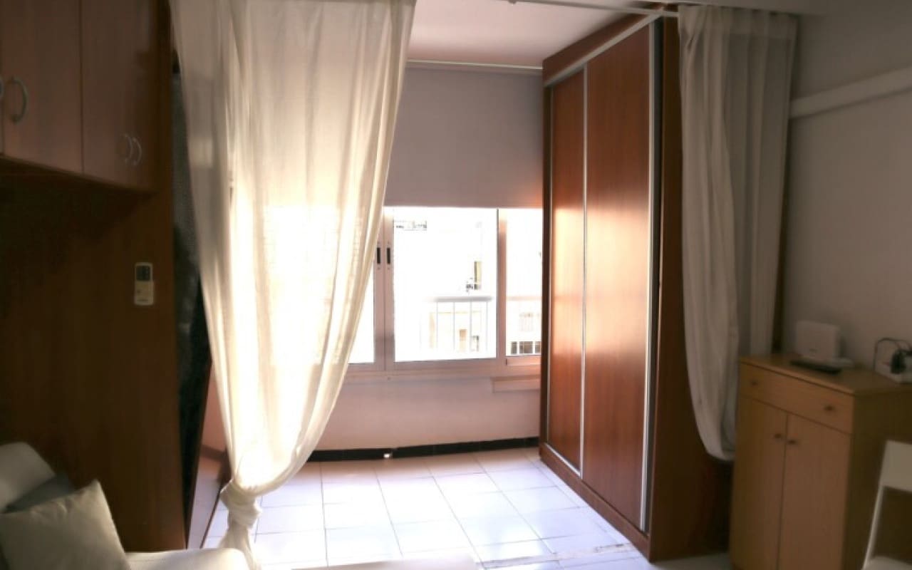 Studio til leje i Torrevieja med swimmingpool - € 450 (Ref: 8427706)