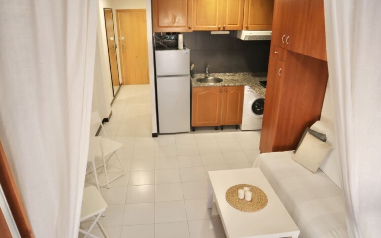 Studio til leje i Torrevieja med swimmingpool - € 450 (Ref: 8427706)