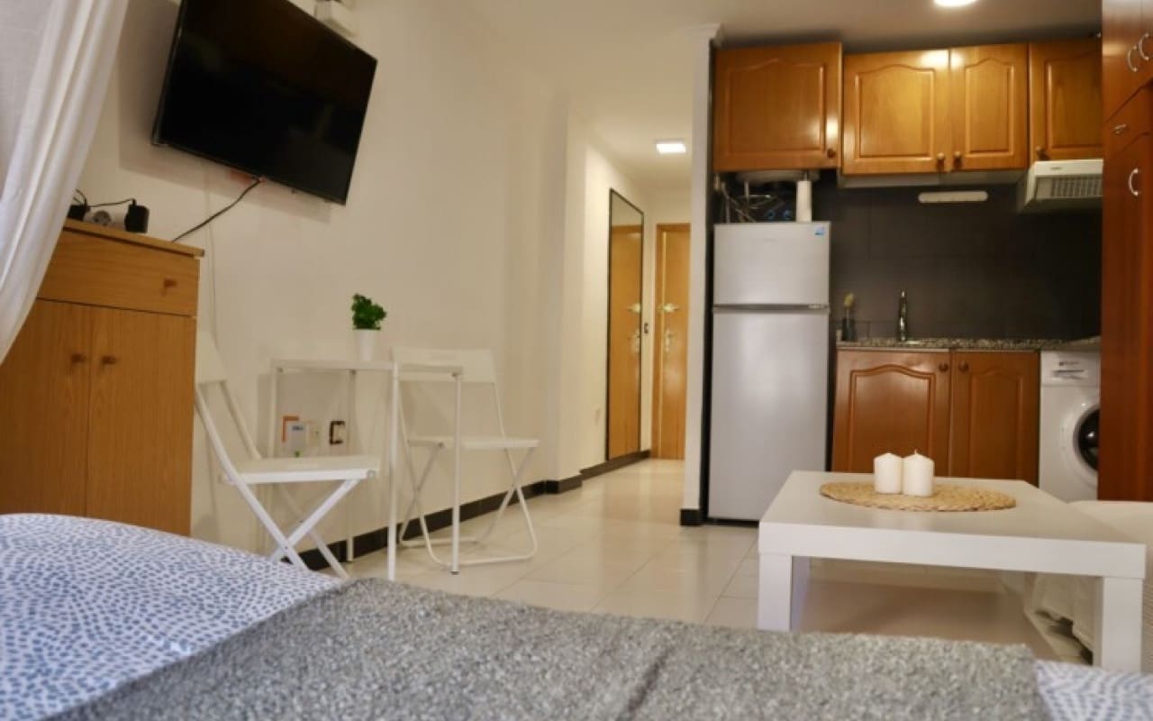 Studio til leje i Torrevieja med swimmingpool - € 450 (Ref: 8427706)