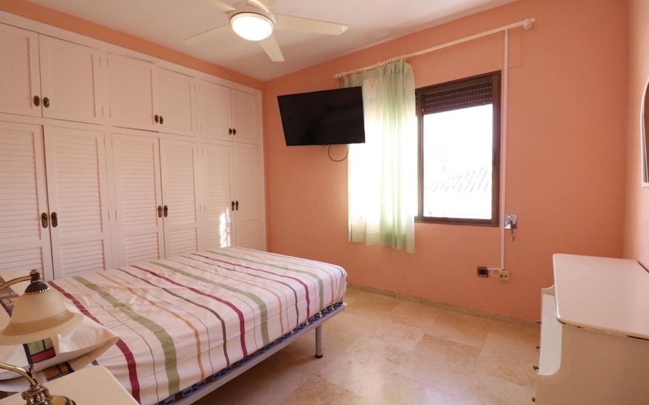 5 sovrum Villa till salu i Cabo Roig med pool - 760 000 € (Ref: 8534409)