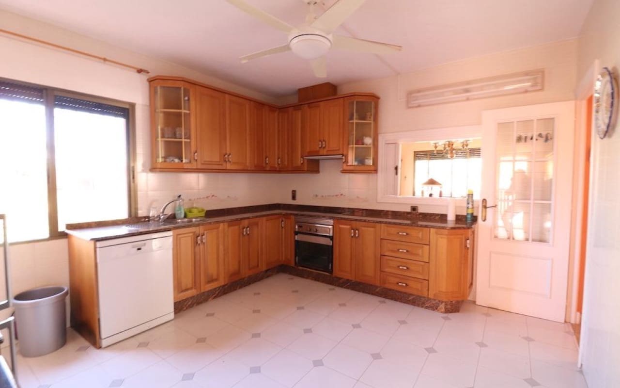 5 sovrum Villa till salu i Cabo Roig med pool - 760 000 € (Ref: 8534409)