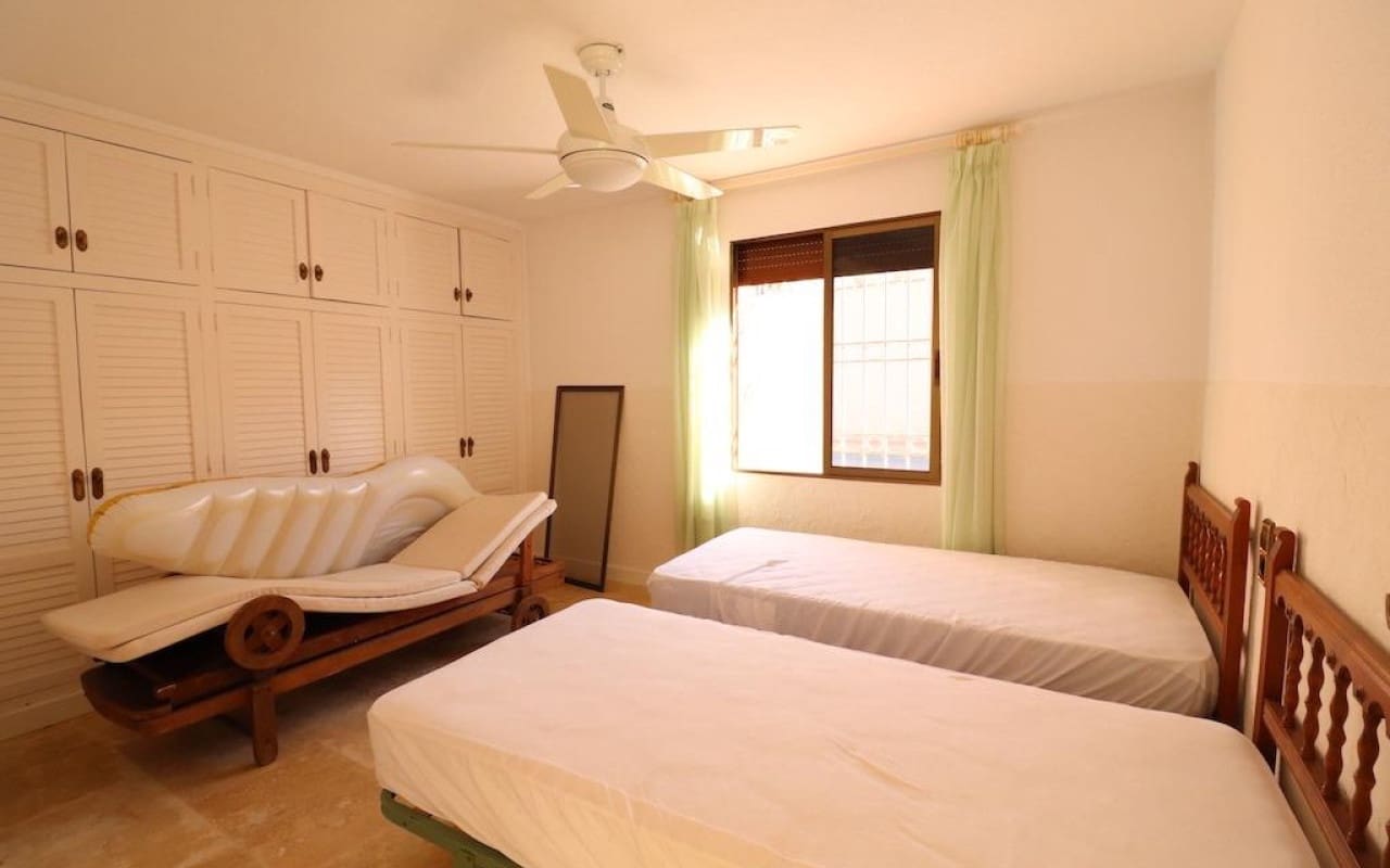 5 sovrum Villa till salu i Cabo Roig med pool - 760 000 € (Ref: 8534409)