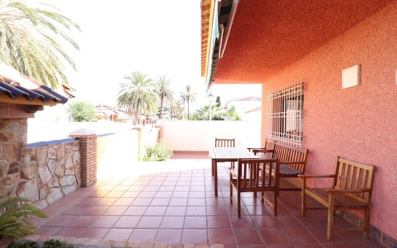 5 sovrum Villa till salu i Cabo Roig med pool - 760 000 € (Ref: 8534409)